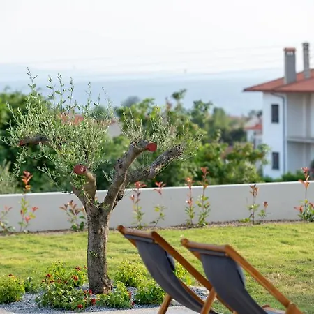 Melian Apartment *